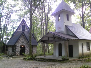 白馬村レンガ造りの小さな教会和田野の森教会