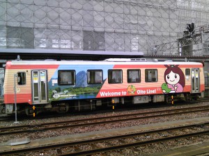 大糸線キハ１２０ラッピング電車