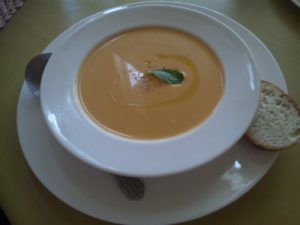 小千谷市トラットリア・レ・アーリ バターナッツ南瓜の冷製スープ